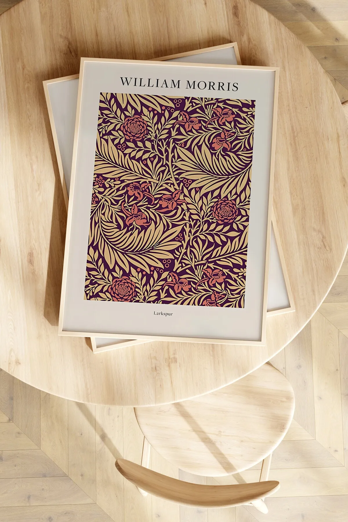 Larkspur [William Morris] -  Botanik Temalı Kırmızı Duvar Tablosu