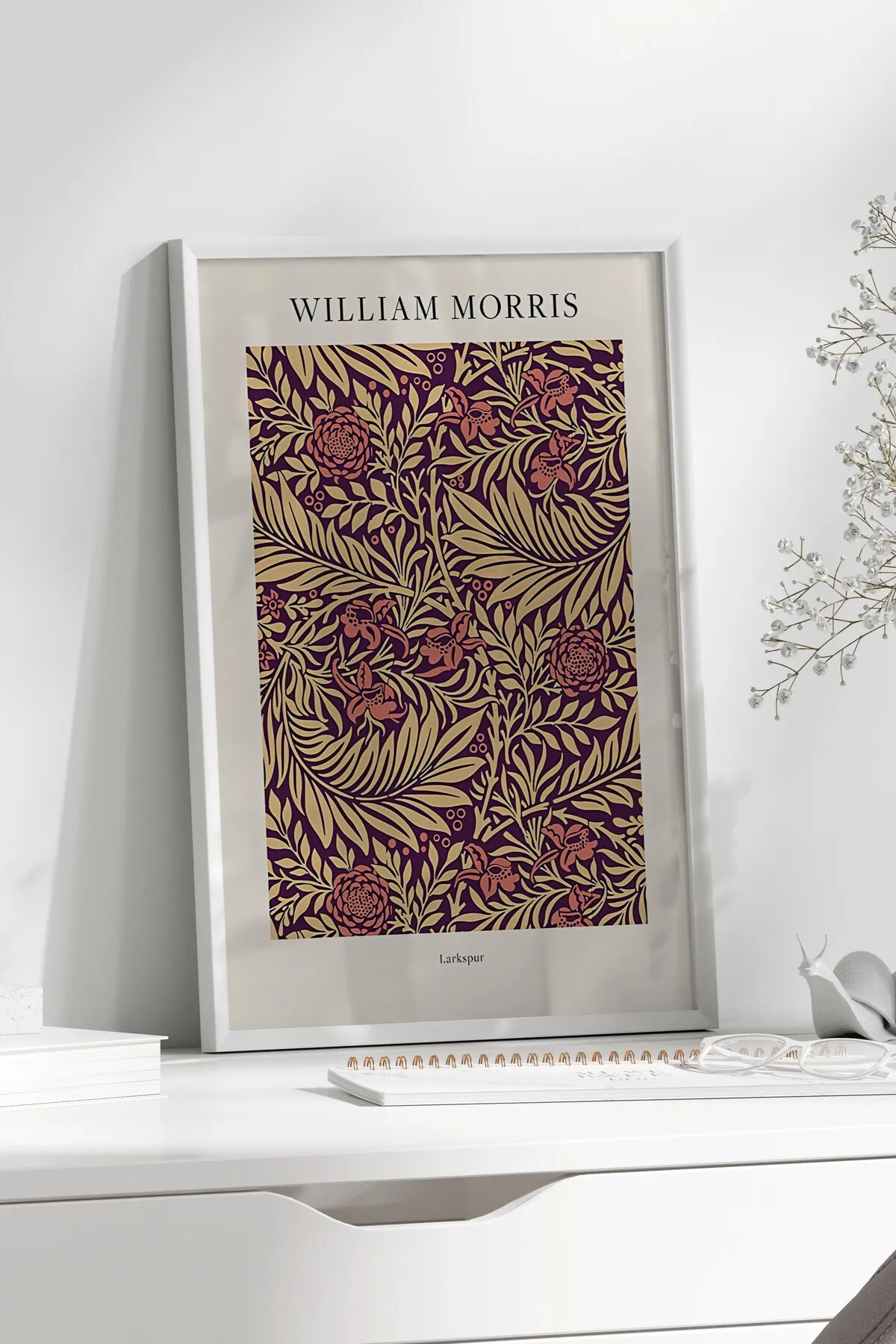 Larkspur [William Morris] -  Botanik Temalı Kırmızı Duvar Tablosu